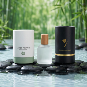 Cylindrical Perfume Bottles Are Used for Making Your Own Perfume Spray Bottles.
